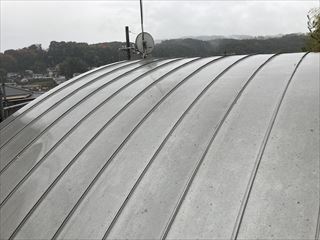 ガルバリウム鋼板色褪せ